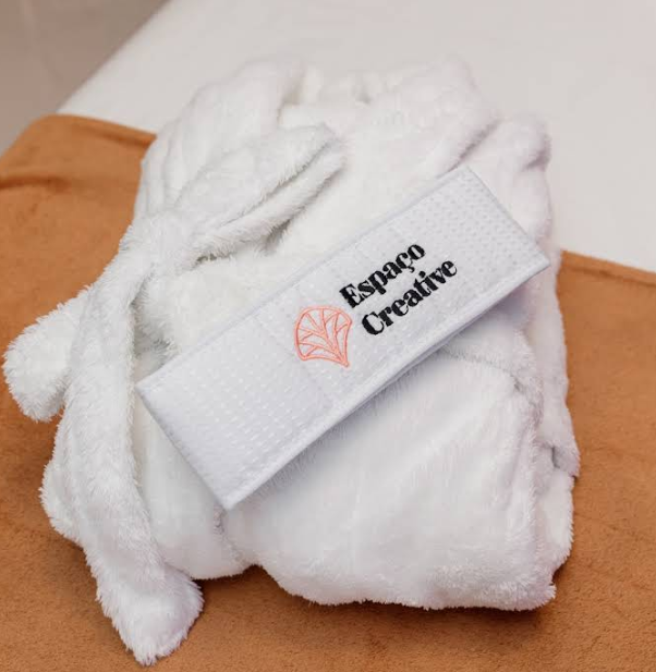 Dra. Ingrid Farias, esteticista do Espaço Creative